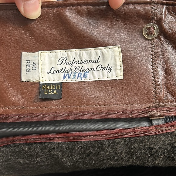 London Fog LIKE NEW Vintage Leather Coat w/Zip Out Liner - Picture 3 of 7